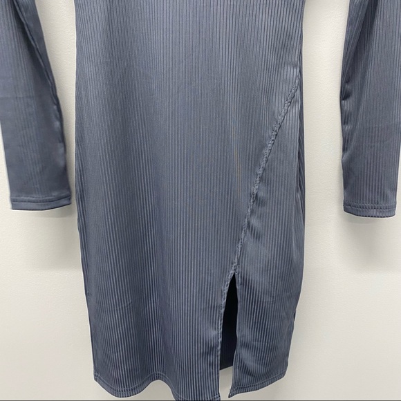 ✨NEW✨ BODYCON DRESS WITH SLIT - Picture 4 of 7